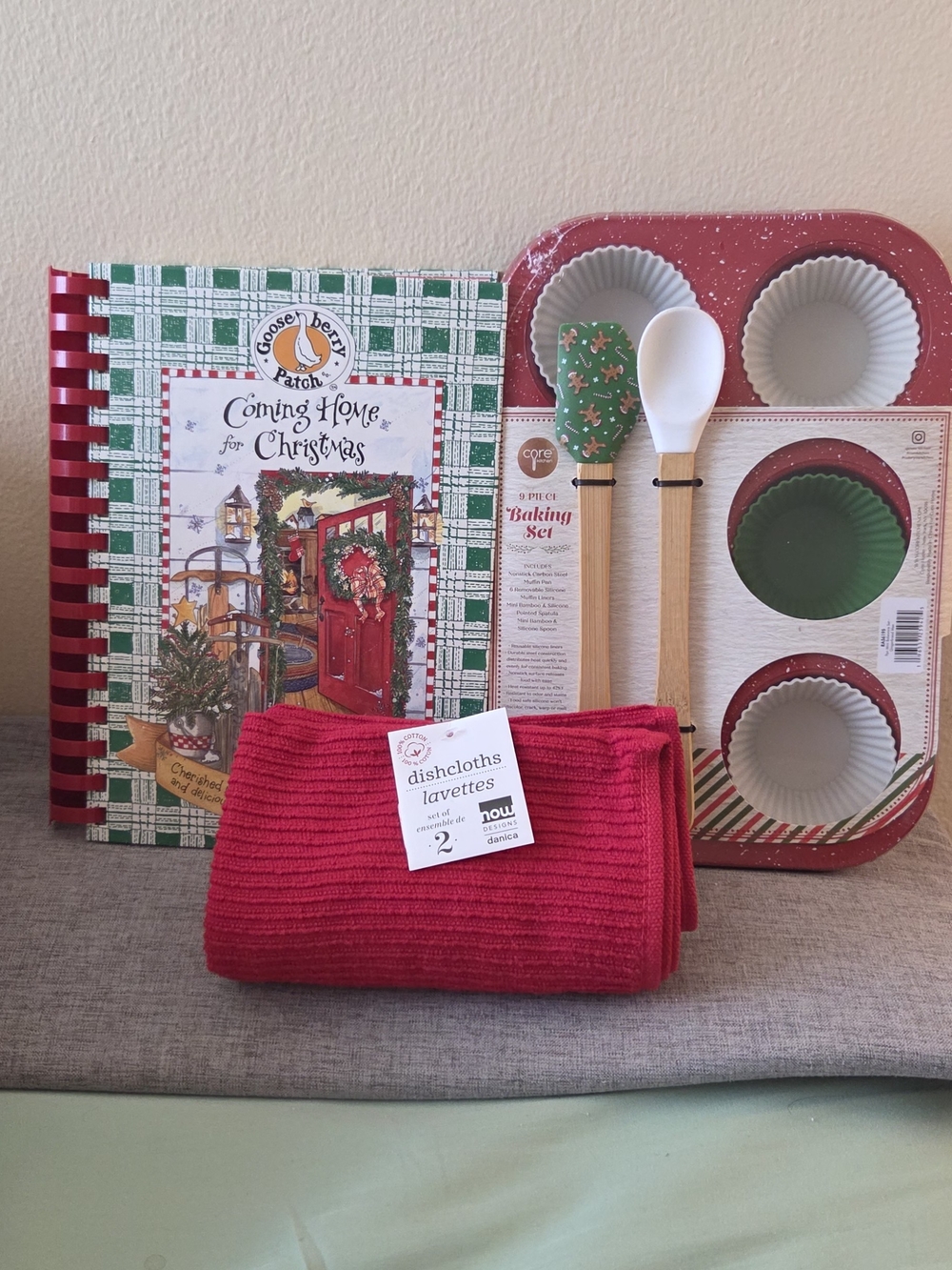 'Coming Home for Christmas' Cookbook & Red Baking Accessories Set